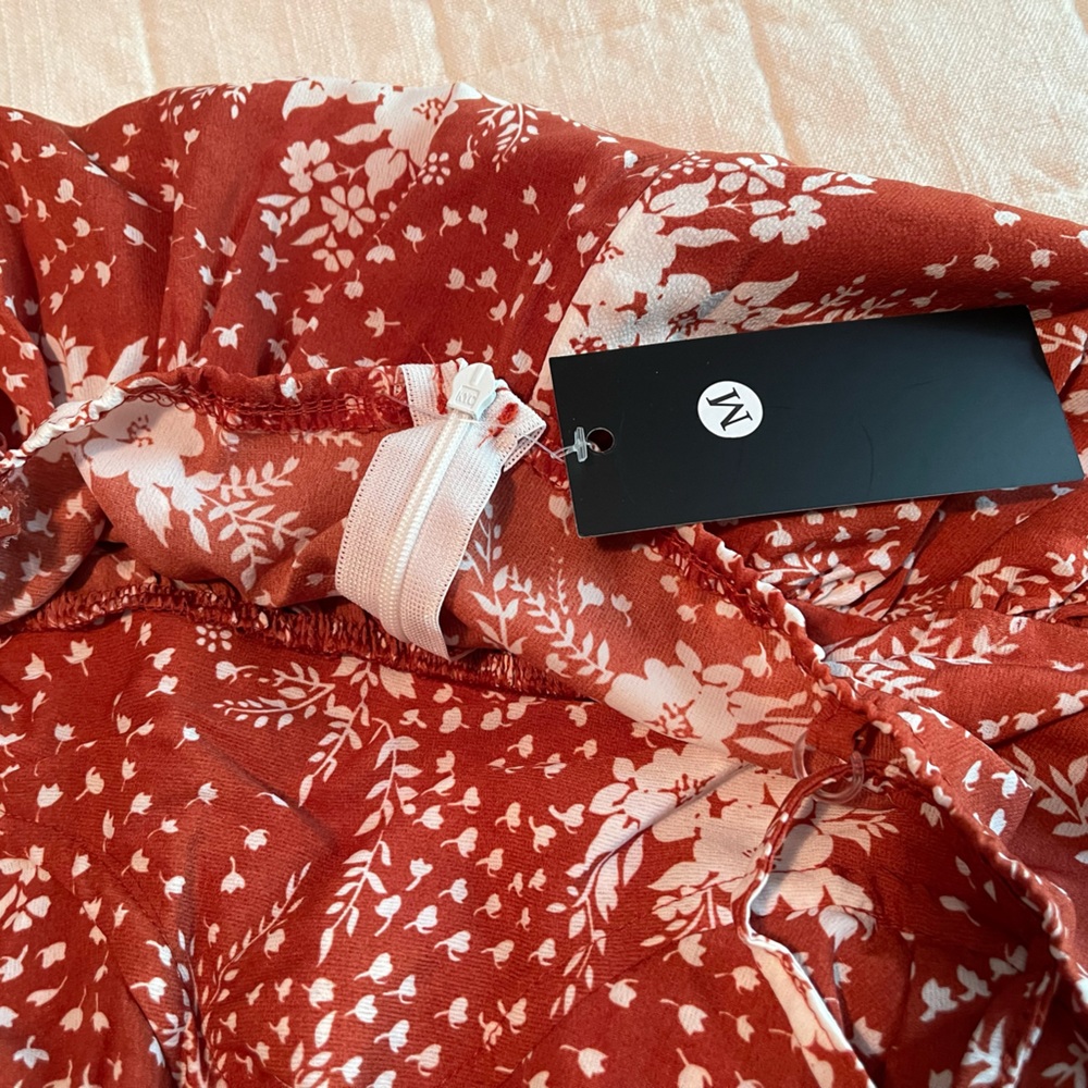 NWT Floral Dress, size M - Picture 11 of 13